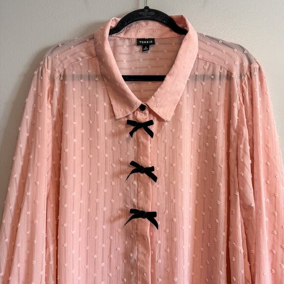 Torrid Pink Chiffon Textured Swiss Dot Semi-Sheer Bow Blouse Size 6X (30) - Picture 7 of 16